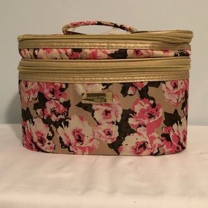 Adrienne Vittadini Beauty Train Case 🚂 NWT